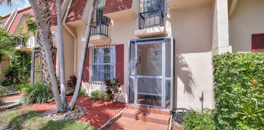 Touwnhouse à Hallandale Beach, Floride 3 chambres, 162.58 m2 № 2384928