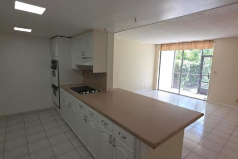 Touwnhouse à vendre à Hallandale Beach, Floride: 3 chambres, 162.58 m2 № 2384928 - photo 5