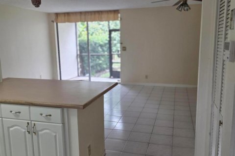 Touwnhouse à vendre à Hallandale Beach, Floride: 3 chambres, 162.58 m2 № 2384928 - photo 6