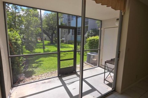 Touwnhouse à vendre à Hallandale Beach, Floride: 3 chambres, 162.58 m2 № 2384928 - photo 4