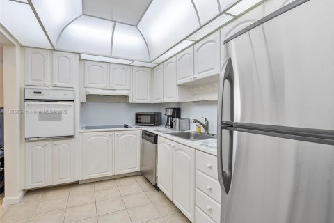 Condominio en venta en Hollywood, Florida, 1 dormitorio, 73.3 m2 № 1820156 - foto 18