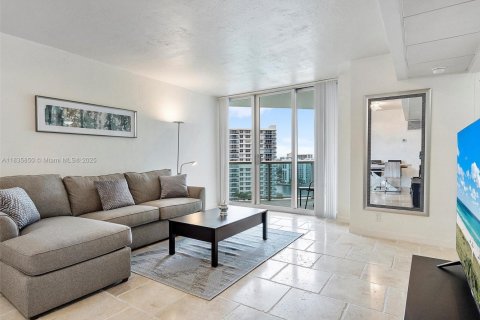 Condominio en venta en Hollywood, Florida, 1 dormitorio, 73.3 m2 № 1820156 - foto 4