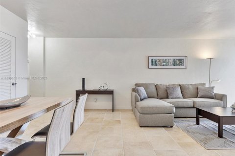 Condominio en venta en Hollywood, Florida, 1 dormitorio, 73.3 m2 № 1820156 - foto 20