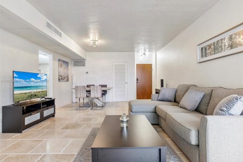 Condominio en venta en Hollywood, Florida, 1 dormitorio, 73.3 m2 № 1820156 - foto 7