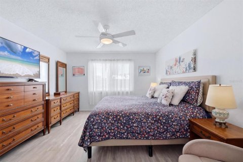 House in Port Charlotte, Florida 3 bedrooms, 107.02 sq.m. № 2151078 - photo 9