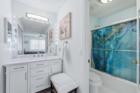 House in Port Charlotte, Florida 3 bedrooms, 107.02 sq.m. № 2151078 - photo 12