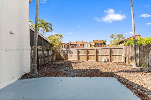 Touwnhouse à vendre à Miami, Floride: 3 chambres, 128.02 m2 № 2028689 - photo 11