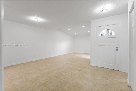 Touwnhouse à vendre à Miami, Floride: 3 chambres, 128.02 m2 № 2028689 - photo 21