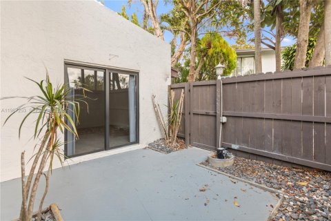 Touwnhouse à vendre à Miami, Floride: 3 chambres, 128.02 m2 № 2028689 - photo 7