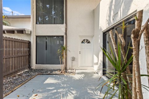 Touwnhouse à vendre à Miami, Floride: 3 chambres, 128.02 m2 № 2028689 - photo 4