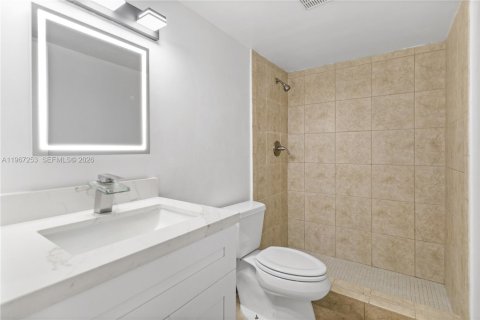 Touwnhouse à vendre à Miami, Floride: 3 chambres, 128.02 m2 № 2028689 - photo 19
