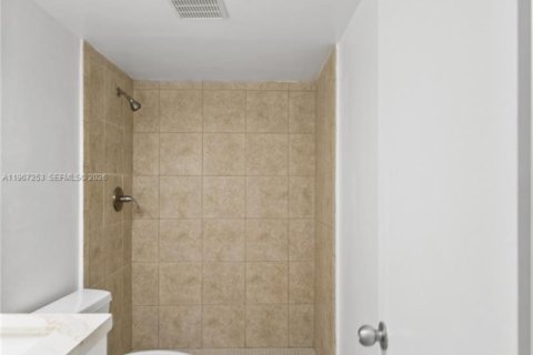 Touwnhouse à vendre à Miami, Floride: 3 chambres, 128.02 m2 № 2028689 - photo 20