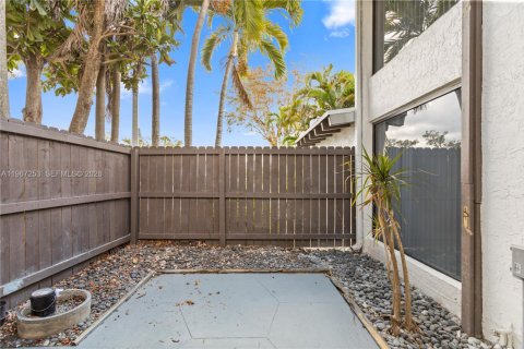 Touwnhouse à vendre à Miami, Floride: 3 chambres, 128.02 m2 № 2028689 - photo 8