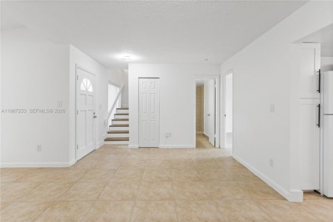 Touwnhouse à vendre à Miami, Floride: 3 chambres, 128.02 m2 № 2028689 - photo 23