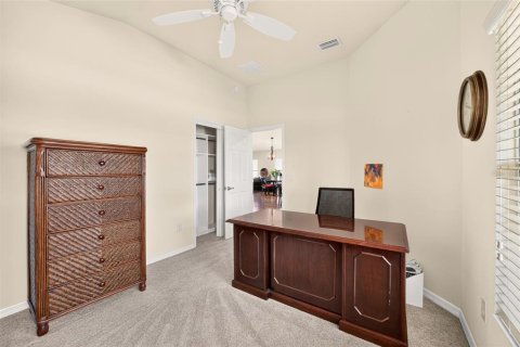 House in The Villages, Florida 3 bedrooms, 166.02 sq.m. № 2297209 - photo 9
