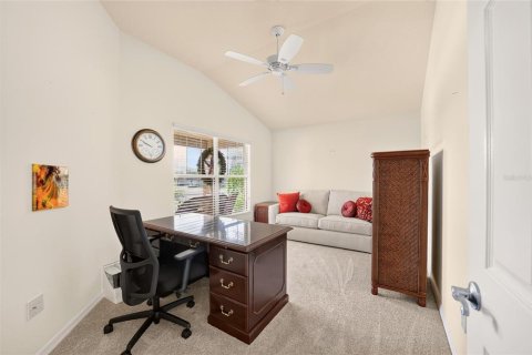 House in The Villages, Florida 3 bedrooms, 166.02 sq.m. № 2297209 - photo 8