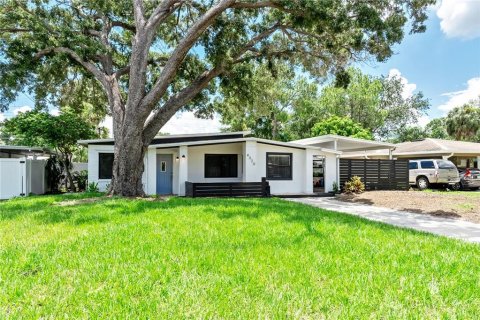 Casa en alquiler en Tampa, Florida, 3 dormitorios, 138.05 m2 № 1915835 - foto 1