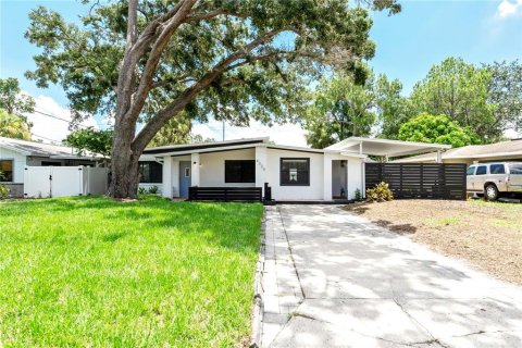 Villa ou maison à louer à Tampa, Floride: 3 chambres, 138.05 m2 № 1915835 - photo 2