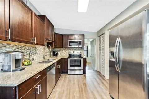 Casa en alquiler en Tampa, Florida, 3 dormitorios, 138.05 m2 № 1915835 - foto 10