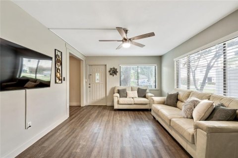 Casa en alquiler en Tampa, Florida, 3 dormitorios, 138.05 m2 № 1915835 - foto 21