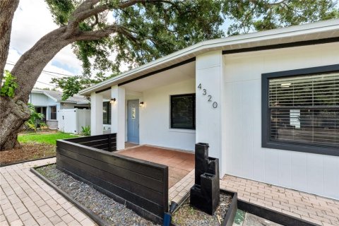 Casa en alquiler en Tampa, Florida, 3 dormitorios, 138.05 m2 № 1915835 - foto 4