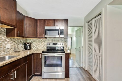 Casa en alquiler en Tampa, Florida, 3 dormitorios, 138.05 m2 № 1915835 - foto 14
