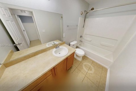 Купить виллу или дом в Ривервью, Флорида 3 спальни, 140м2, № 1818545 - фото 14