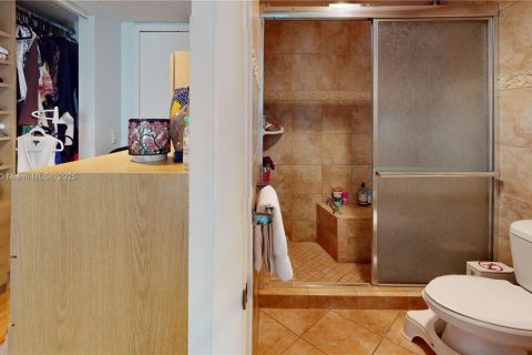 Condominio en venta en Miami, Florida, 1 dormitorio, 85.47 m2 № 1788444 - foto 17