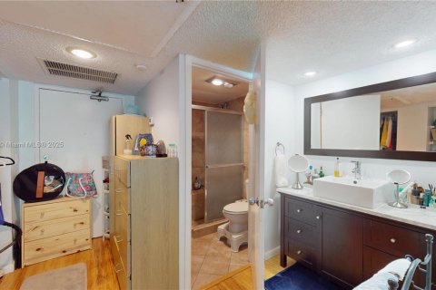 Condominio en venta en Miami, Florida, 1 dormitorio, 85.47 m2 № 1788444 - foto 18