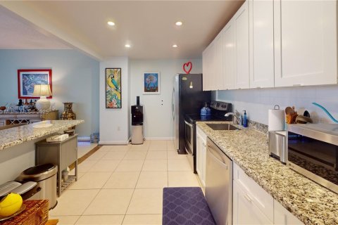 Condominio en venta en Miami, Florida, 1 dormitorio, 85.47 m2 № 1788444 - foto 10