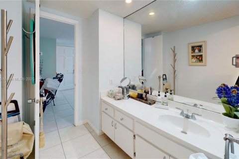 Condominio en venta en Miami, Florida, 1 dormitorio, 85.47 m2 № 1788444 - foto 19
