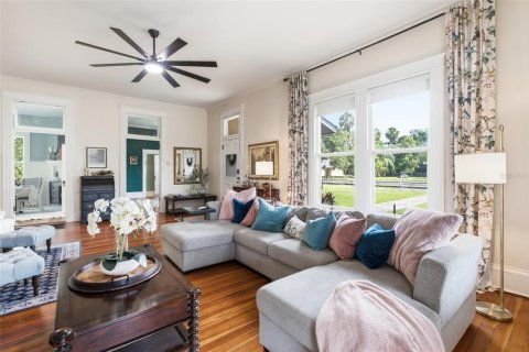 House in Arcadia, Florida 4 bedrooms, 306.95 sq.m. № 2259073 - photo 6