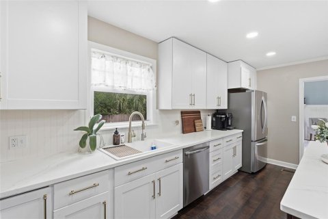House in Arcadia, Florida 4 bedrooms, 306.95 sq.m. № 2259073 - photo 11
