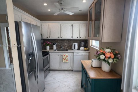 Copropriété à louer à Boca Raton, Floride: 2 chambres, 78.04 m2 № 2002132 - photo 3