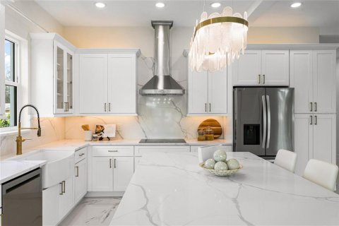 Villa ou maison à vendre à Tampa, Floride: 5 chambres, 293.85 m2 № 2354780 - photo 9
