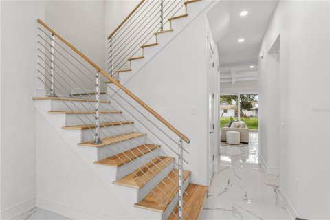 Villa ou maison à vendre à Tampa, Floride: 5 chambres, 293.85 m2 № 2354780 - photo 18