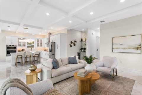 Villa ou maison à vendre à Tampa, Floride: 5 chambres, 293.85 m2 № 2354780 - photo 4