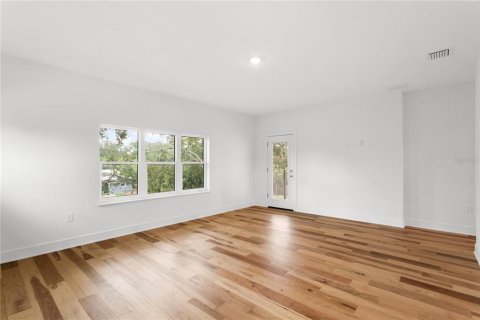 Villa ou maison à vendre à Tampa, Floride: 5 chambres, 293.85 m2 № 2354780 - photo 22