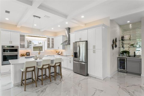Villa ou maison à vendre à Tampa, Floride: 5 chambres, 293.85 m2 № 2354780 - photo 7
