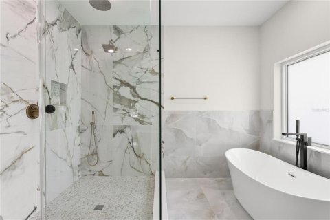 Villa ou maison à vendre à Tampa, Floride: 5 chambres, 293.85 m2 № 2354780 - photo 26