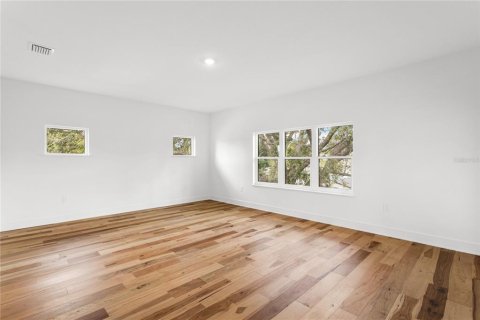 Villa ou maison à vendre à Tampa, Floride: 5 chambres, 293.85 m2 № 2354780 - photo 21