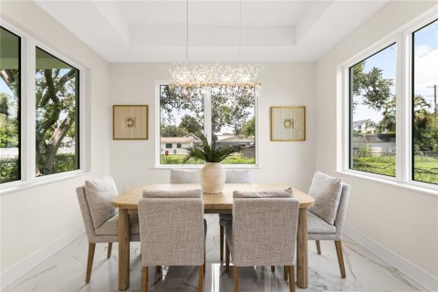 Villa ou maison à vendre à Tampa, Floride: 5 chambres, 293.85 m2 № 2354780 - photo 13