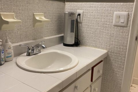 Condominio en alquiler en Lighthouse Point, Florida, 1 dormitorio, 82.68 m2 № 1207325 - foto 1
