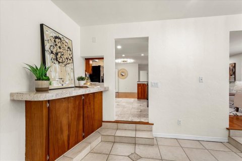 House in Ormond Beach, Florida 4 bedrooms, 310.39 sq.m. № 1798339 - photo 11