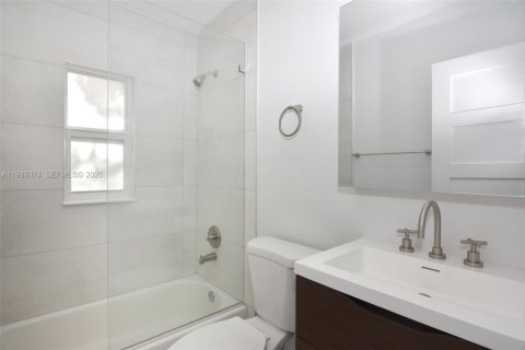 Villa ou maison à vendre à Miami, Floride: 3 chambres, 111.67 m2 № 2059709 - photo 23