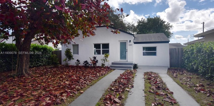 Villa ou maison à Miami, Floride 3 chambres, 111.67 m2 № 2059709