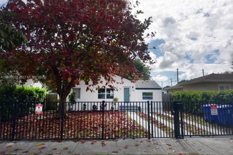 Villa ou maison à vendre à Miami, Floride: 3 chambres, 111.67 m2 № 2059709 - photo 6