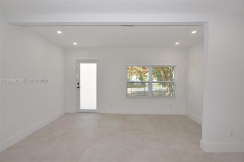 Villa ou maison à vendre à Miami, Floride: 3 chambres, 111.67 m2 № 2059709 - photo 13