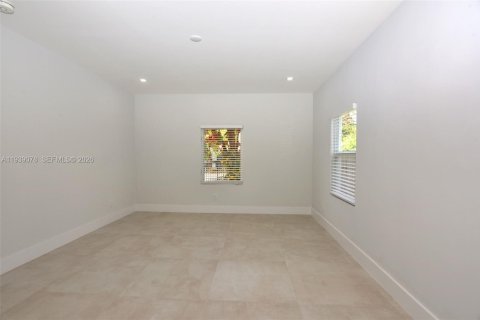 Villa ou maison à vendre à Miami, Floride: 3 chambres, 111.67 m2 № 2059709 - photo 22