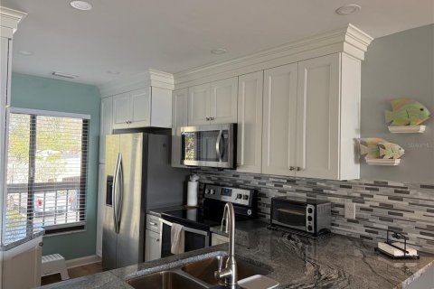 Condo in Saint Petersburg, Florida, 2 bedrooms  № 1436107 - photo 10